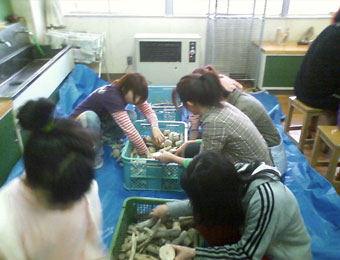 流木アート教室の風景2